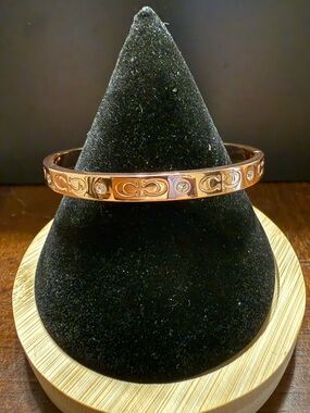 NEW COACH Rose Gold Kissing C Hinged Bangle Bracelet